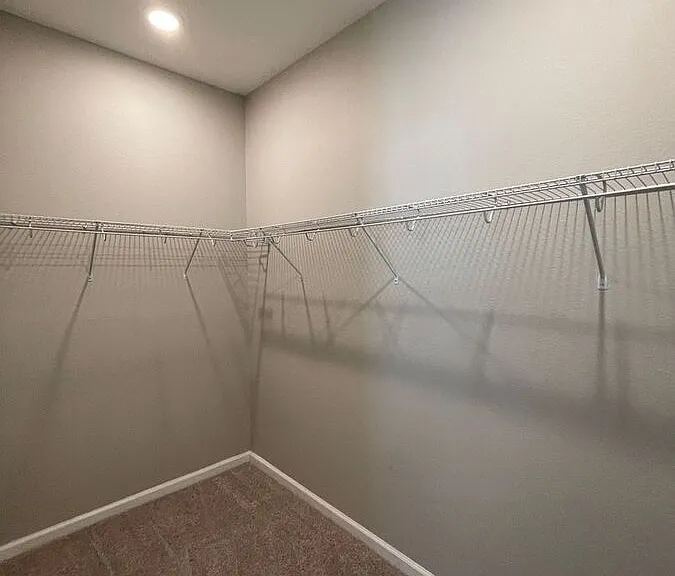 824 Blue Creek Dr — Photo 11