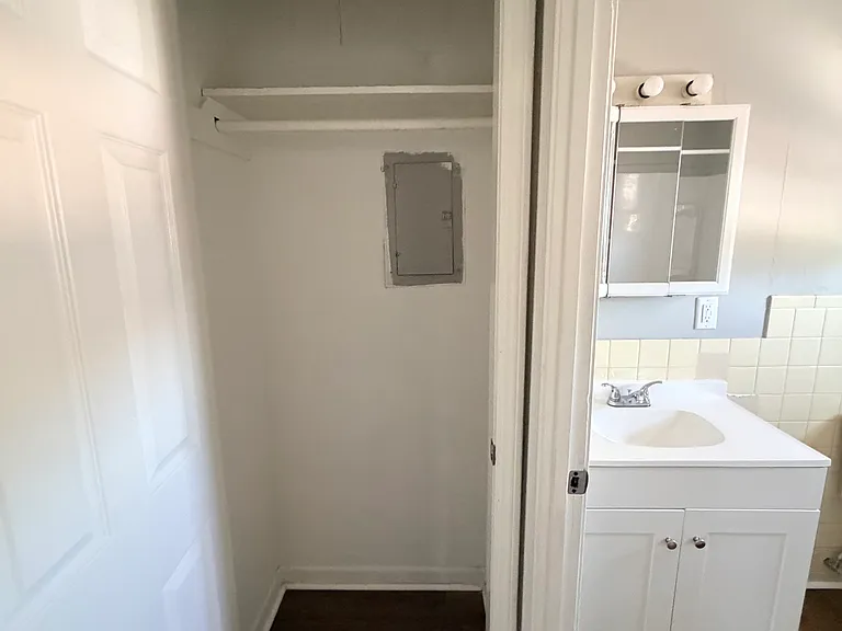 451 Main St #4 — Photo 6