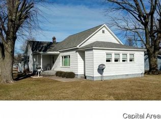 523 E Prairie St, Virden, IL 62690