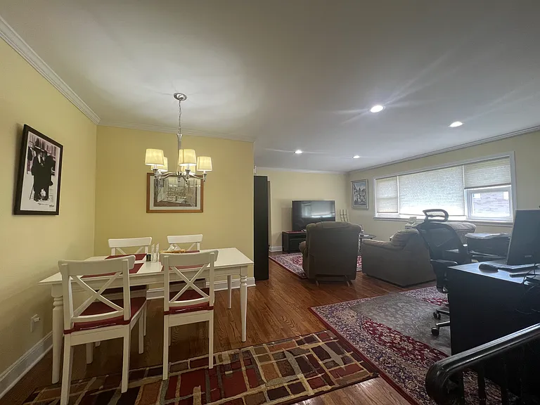 2-22 Virginia Dr #B — Photo 2