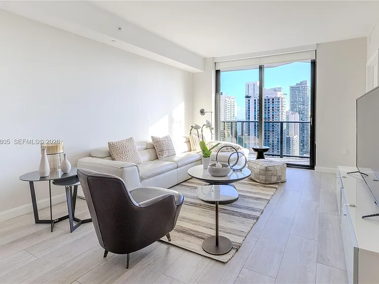 55 SW 9th St #3404 — Photo 7