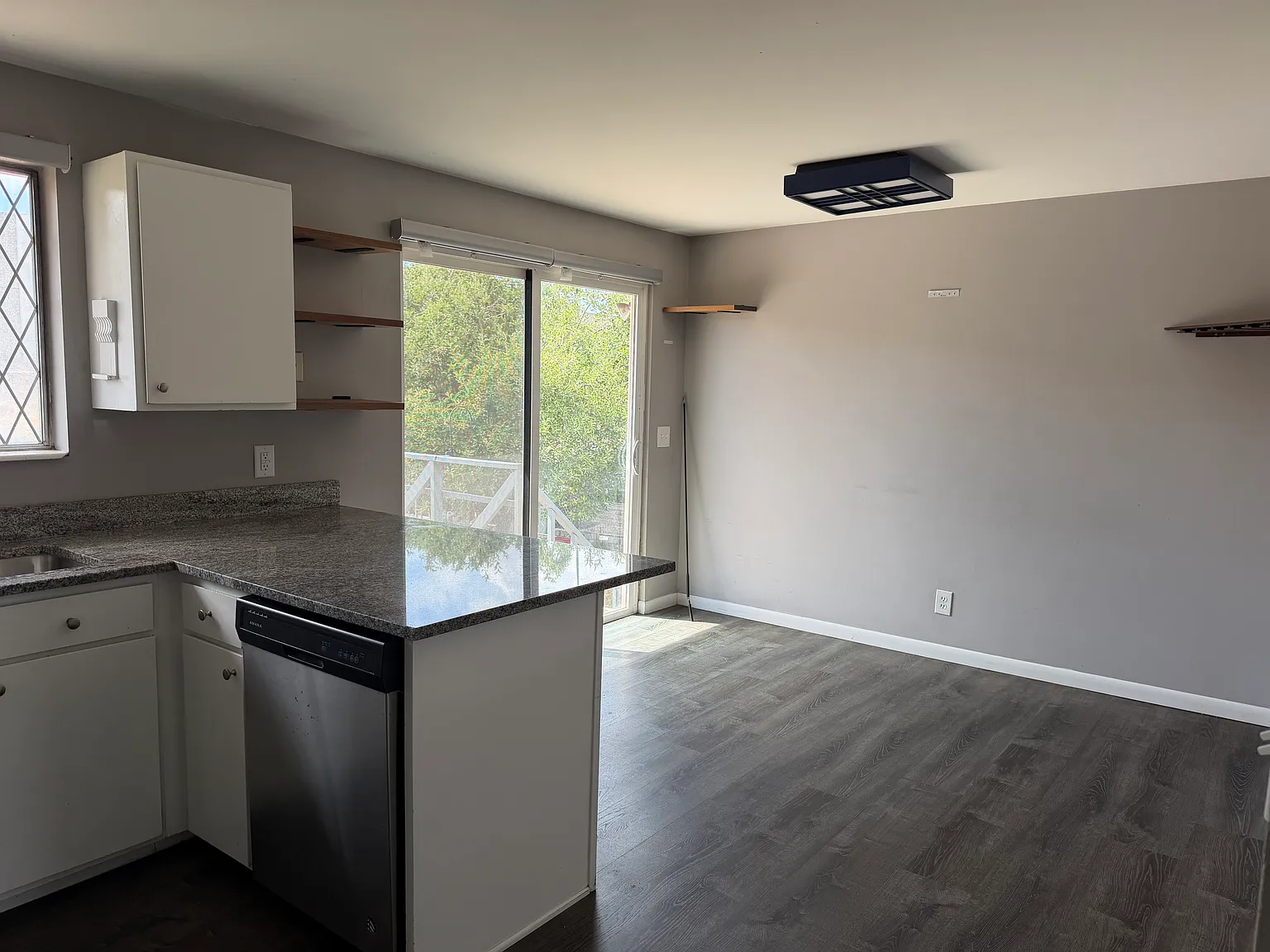 S Edgeware Ln — Photo 3