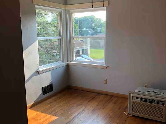 3rd image of 2112 36th St