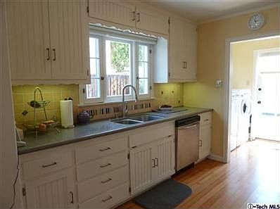 4th image of 1428 Valencia Ave