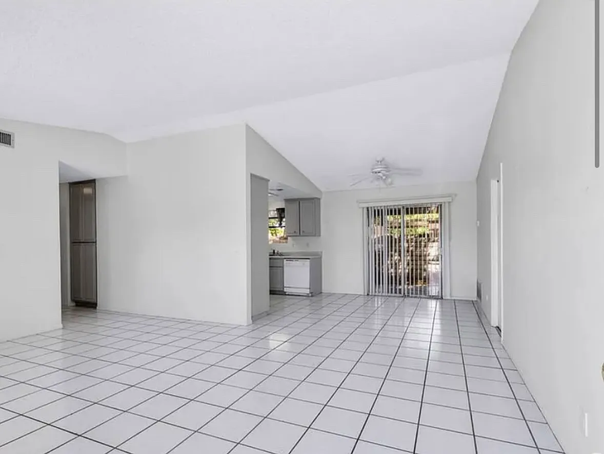 2 bed, 1000 sqft, $2,000 — Photo 2