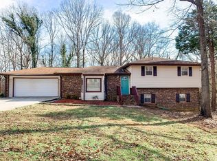 6346 W Shore Cir, Douglasville, GA 30135