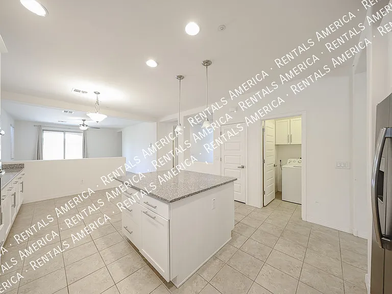 3710 E Lodgepole Dr — Photo 6