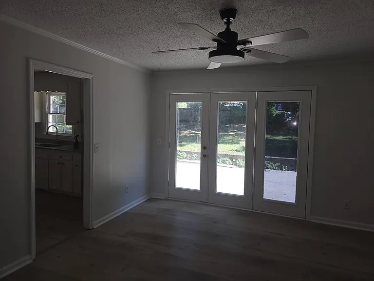 436 N Royal Tower Dr — Photo 3