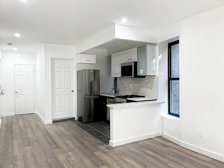 130 E 96th St #4D — Photo 7