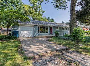 708 Balboa Rd, Champaign, IL 61820