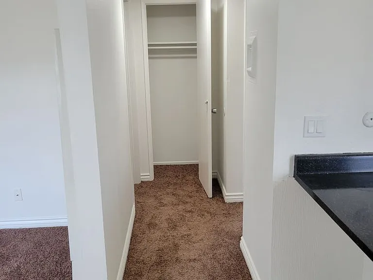 9th Street Apartments — Photo 7
