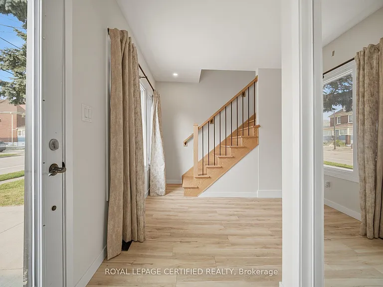 5759 Robinson St — Photo 3