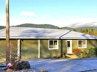 803 Cedar St, Mount Shasta, CA 96067