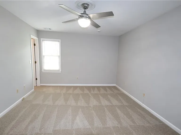 1359 Oakengate Dr — Photo 34