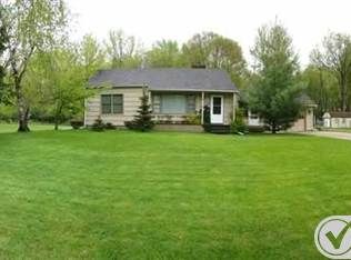 1531 Strathmoor Ln, Jackson, MI 49203