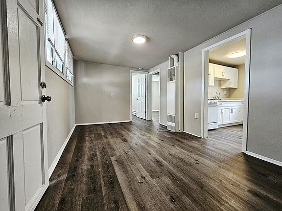 2nd image of 416 Arrawanna St #12