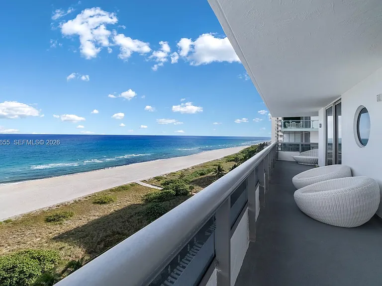 5801 Collins Ave #1200 — Photo 7