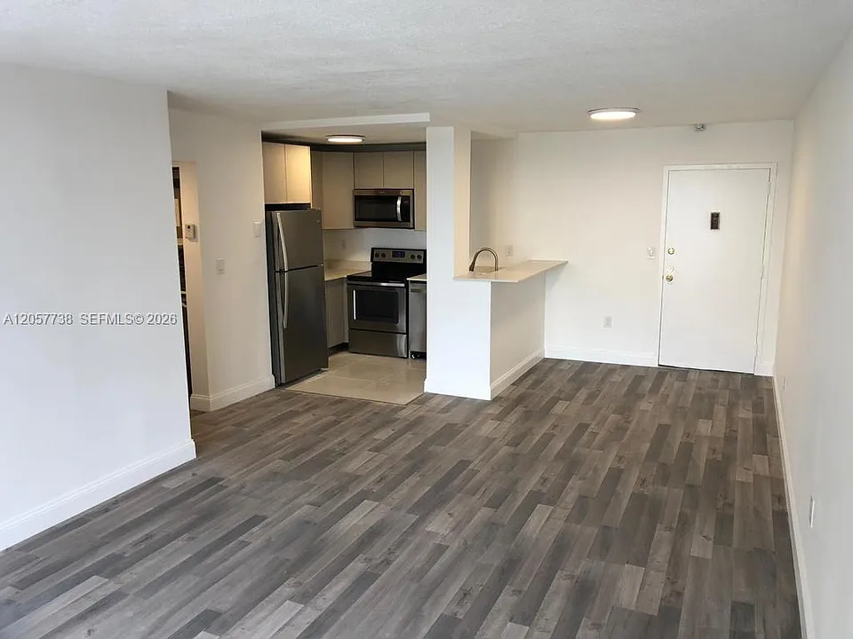 9682 Fontainebleau Blvd #507