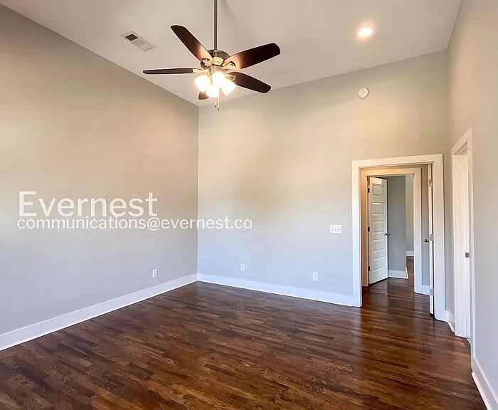 2115 Burns St — Photo 14