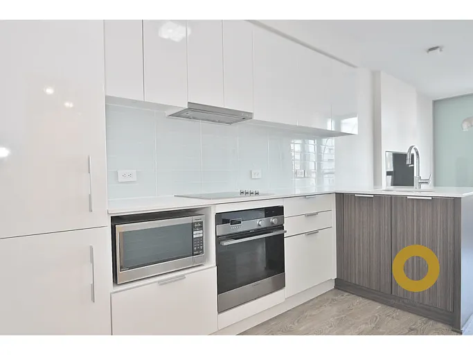 1308 Hornby St #1A photo 1