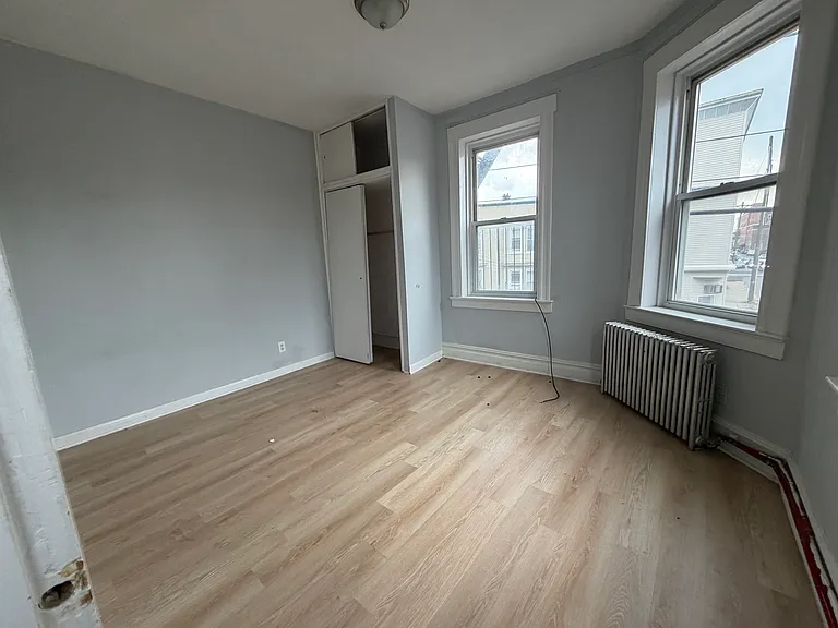 12-16 Grant Ave #6 — Photo 6