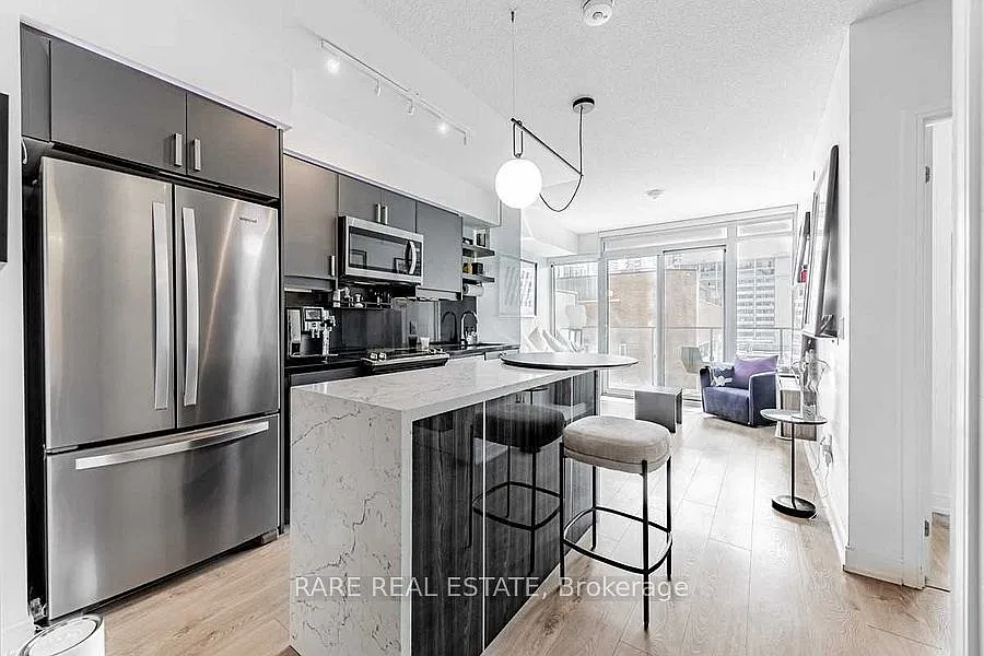 50 Wellesley St E — Photo 3