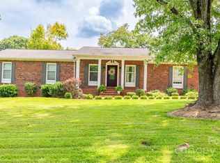 112 Gaymont Cir, Statesville, NC 28625