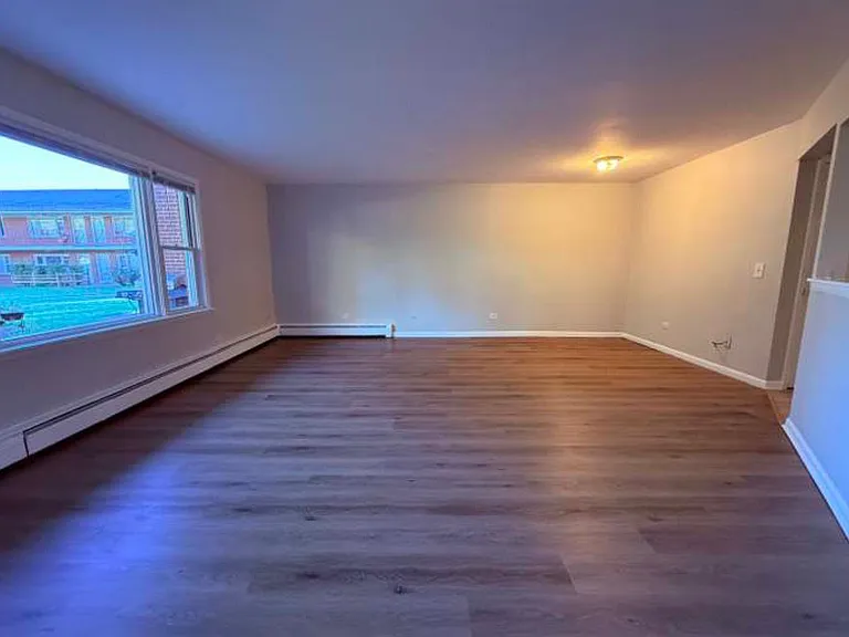 1119 E Algonquin Rd #2 — Photo 4