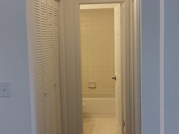 5th image of 430 NE 210th Circle Ter #2053