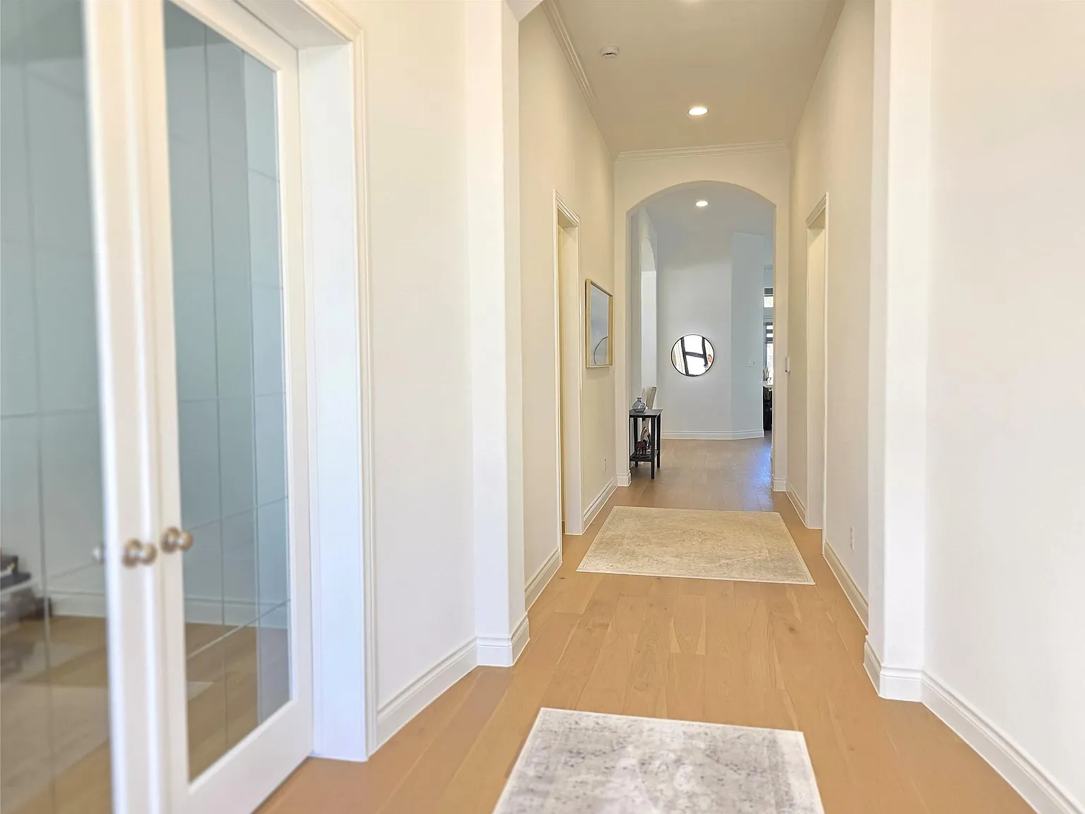 3 bed, 3.5 bath, 2855 sqft, $3,950 — Photo 2