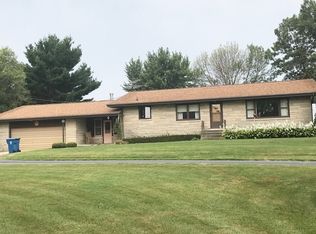 1911 Sunnydale Rd, Dixon, IL 61021