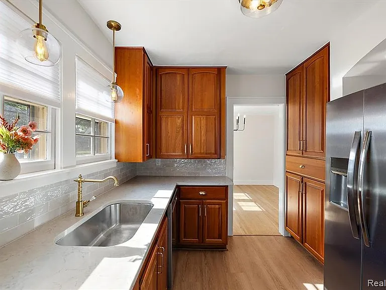 2136 Dorchester Rd — Photo 24