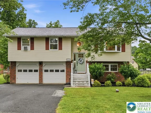 6526 Skyview Ln, Coopersburg, PA 18036