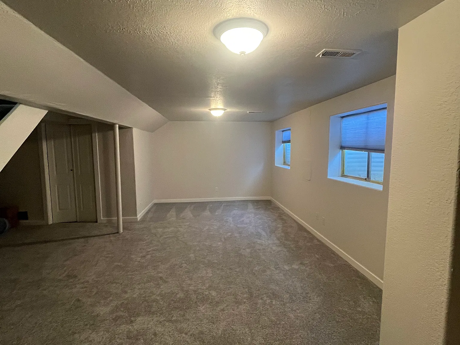 4 bed, 2250 sqft, $1,300 — Photo 2
