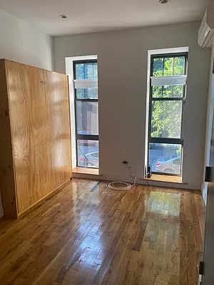 Rented by Delmark Realty LLC | media 14