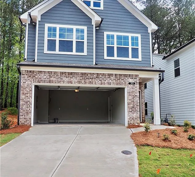 30 Laurel Dr E — Photo 1