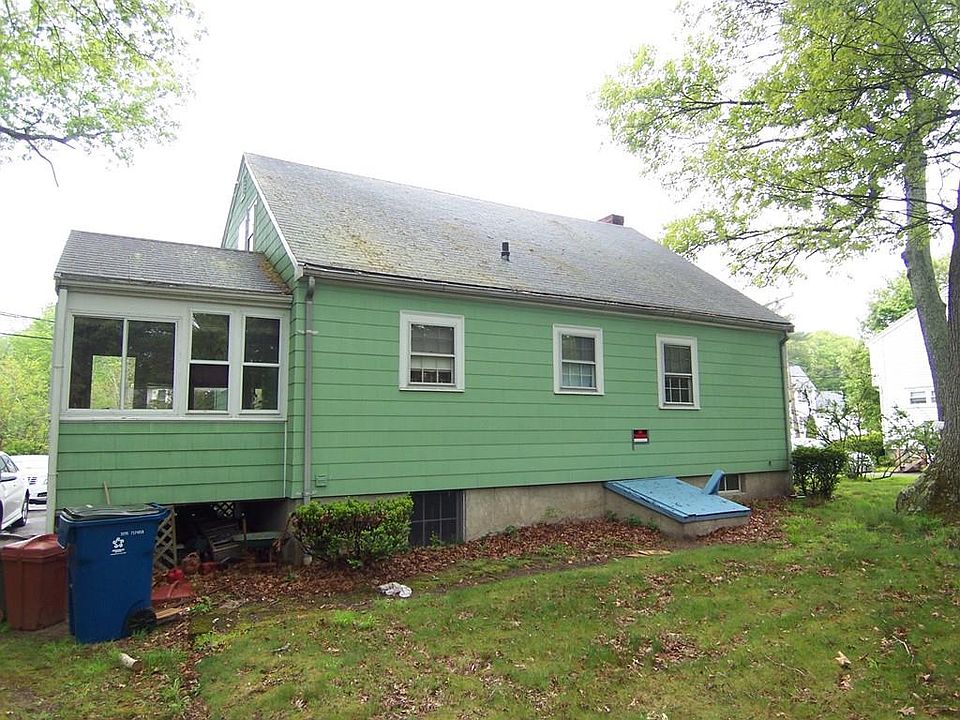 2nd image of 320 Grove St