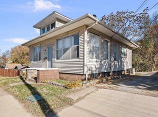 1419 N Division St, Davenport, IA 52804