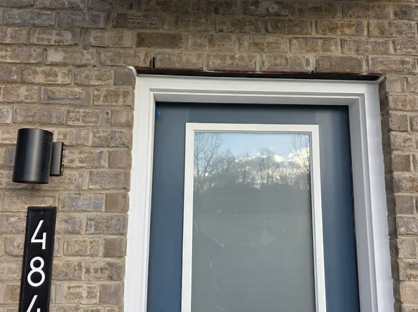 4825 Parkside Ln, Troy, MI 48085