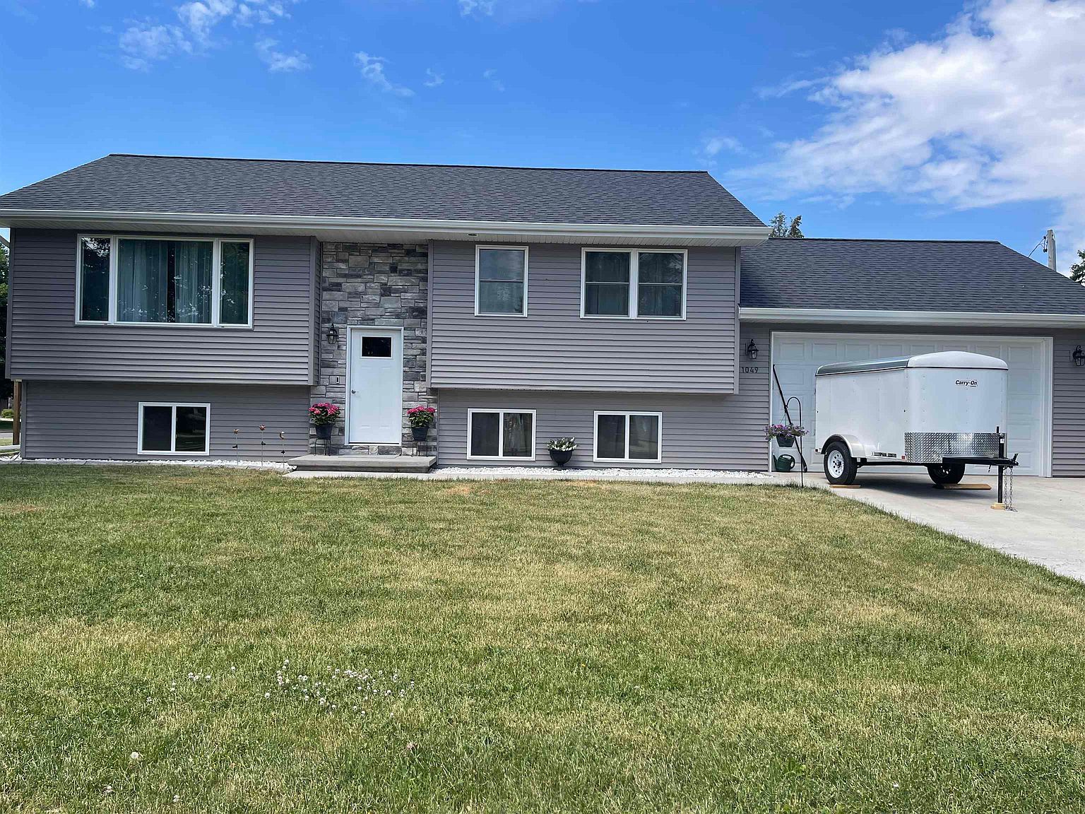 1049 Shannon St, Neenah, WI 54956 MLS 50276186 Zillow