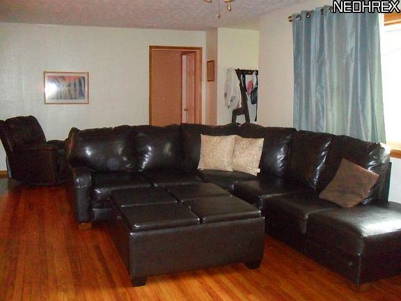 3rd image of 7345 Longview Ave