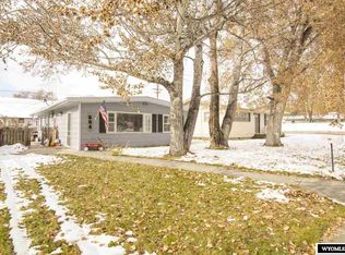 604 S 10th St, Douglas, WY 82633