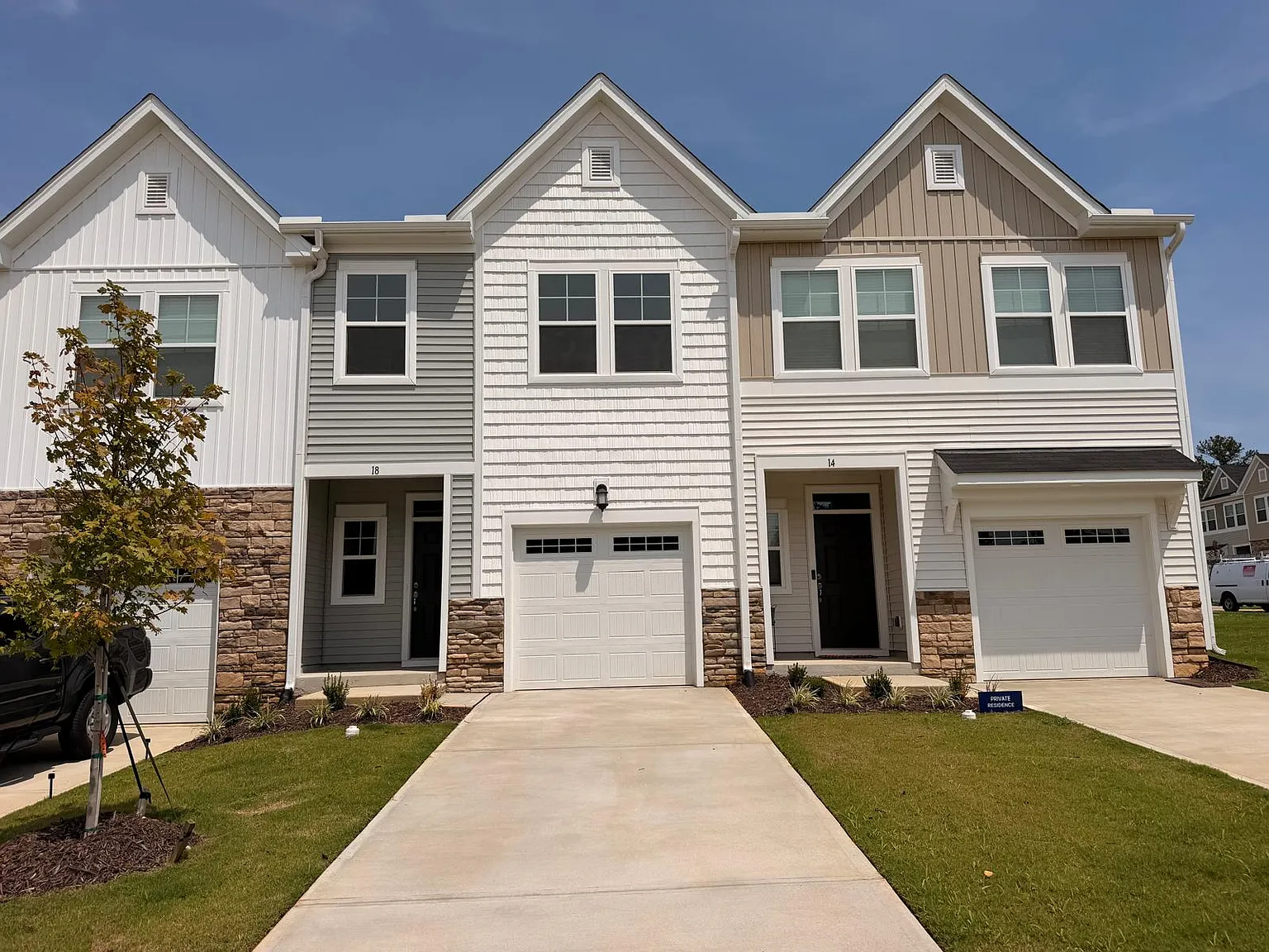 3 bed, 1437 sqft, $1,749 — Photo 3