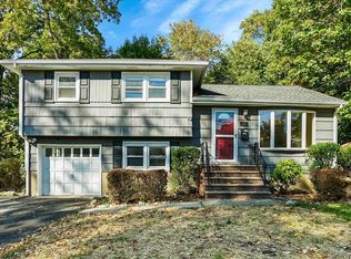 44 Maplewood Blvd, Suffern, NY 10901