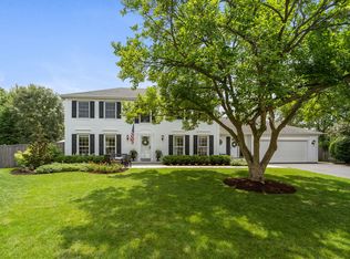 1945 Chippewa Dr, Wheaton, IL 60189