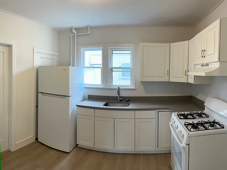 30 Kelsey Rd #2 — Photo 1