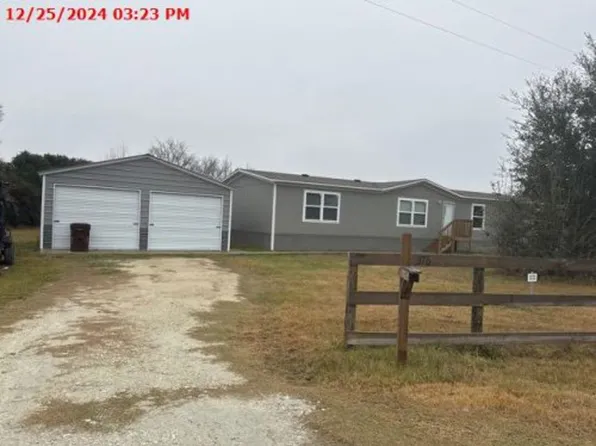 384 Red Fox Rd, Franklin, TX 77856