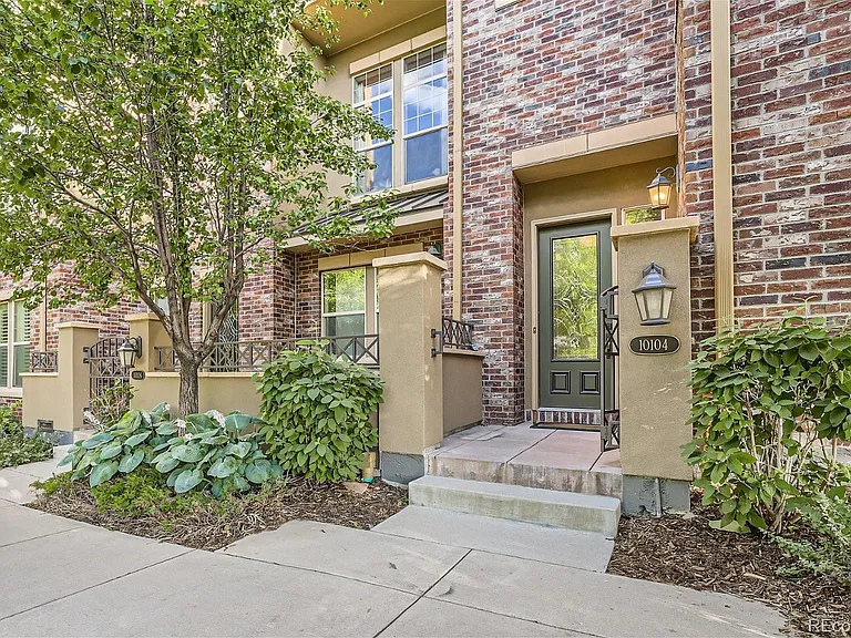 10104 Inverness Main St — Photo 2
