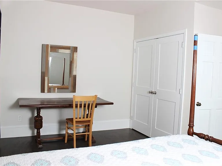 1124 Center St NW — Photo 9