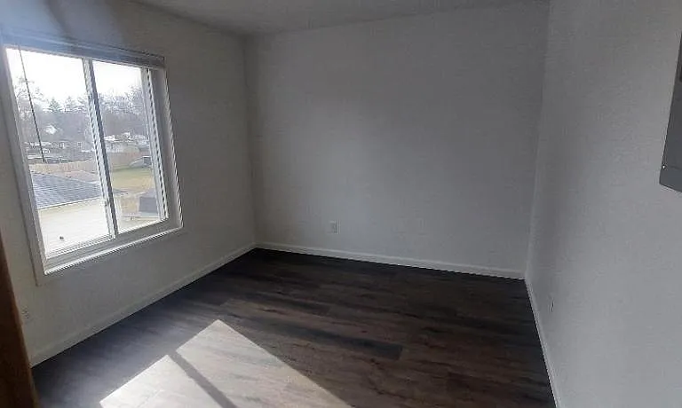 202 S Paw Paw St #10 — Photo 6